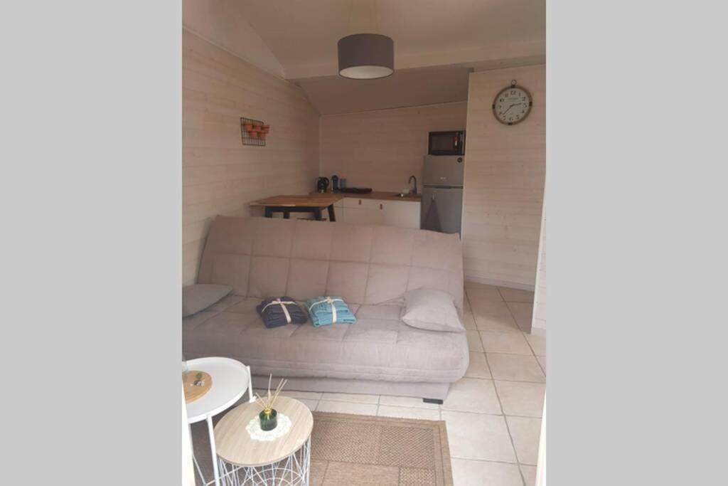 Maisonnette En Pierre Independante De 20 M2 Saint-Cirgues-sur-Couze Buitenkant foto