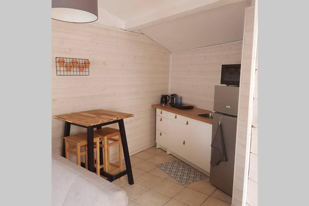 Maisonnette En Pierre Independante De 20 M2 Saint-Cirgues-sur-Couze Buitenkant foto