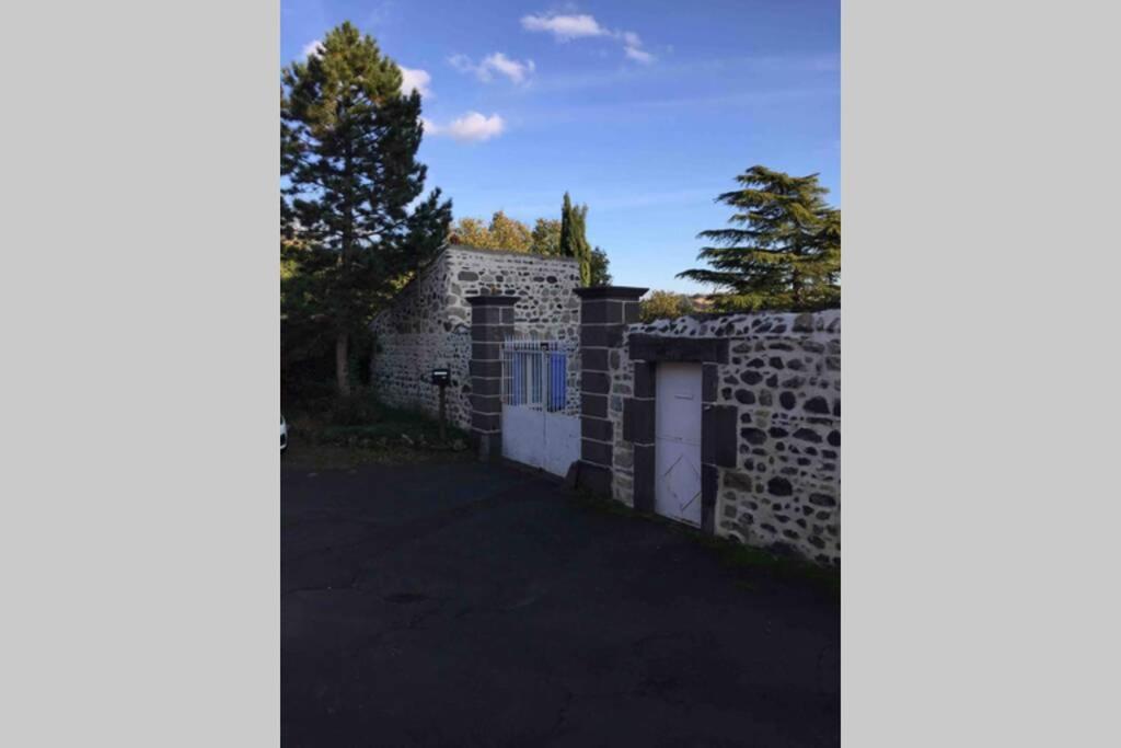Maisonnette En Pierre Independante De 20 M2 Saint-Cirgues-sur-Couze Buitenkant foto