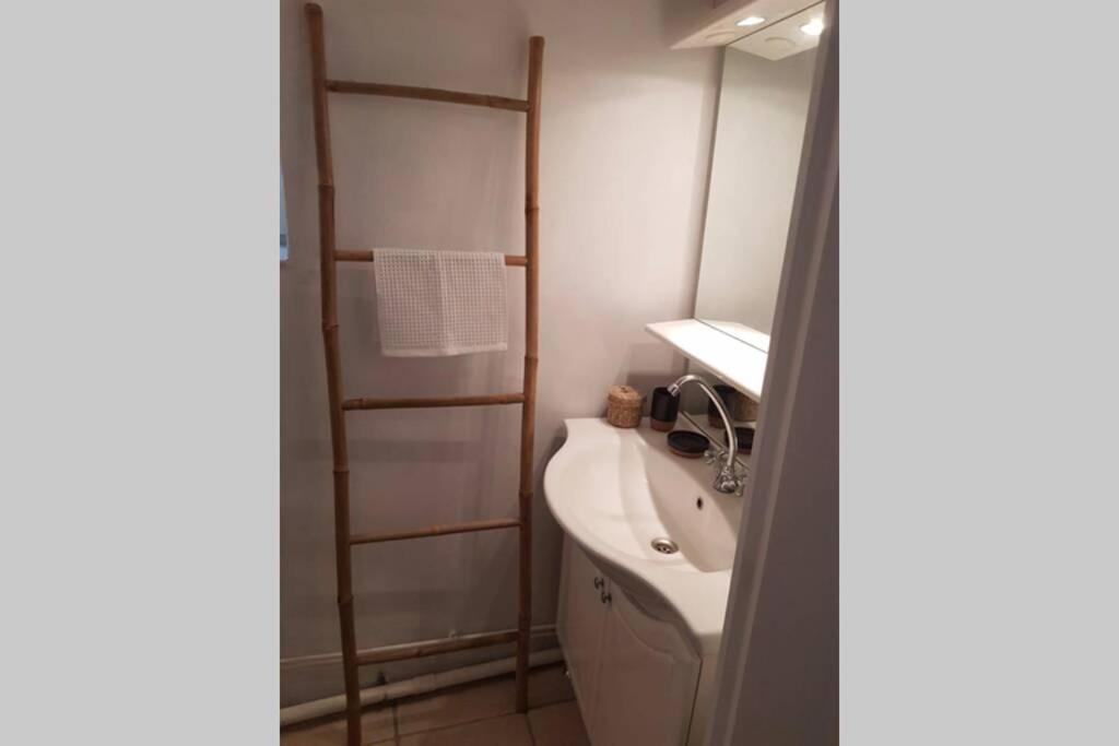 Maisonnette En Pierre Independante De 20 M2 Saint-Cirgues-sur-Couze Buitenkant foto